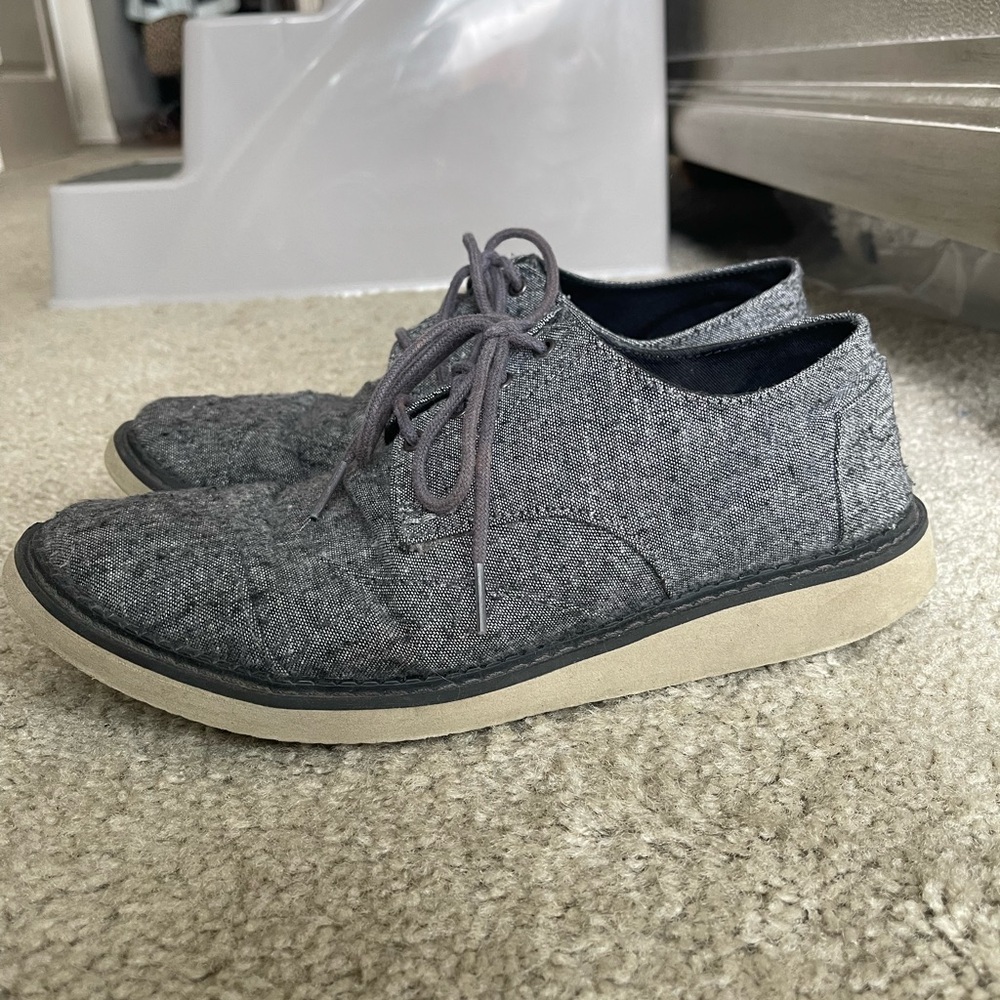 Tom’s Oxford dress shoes